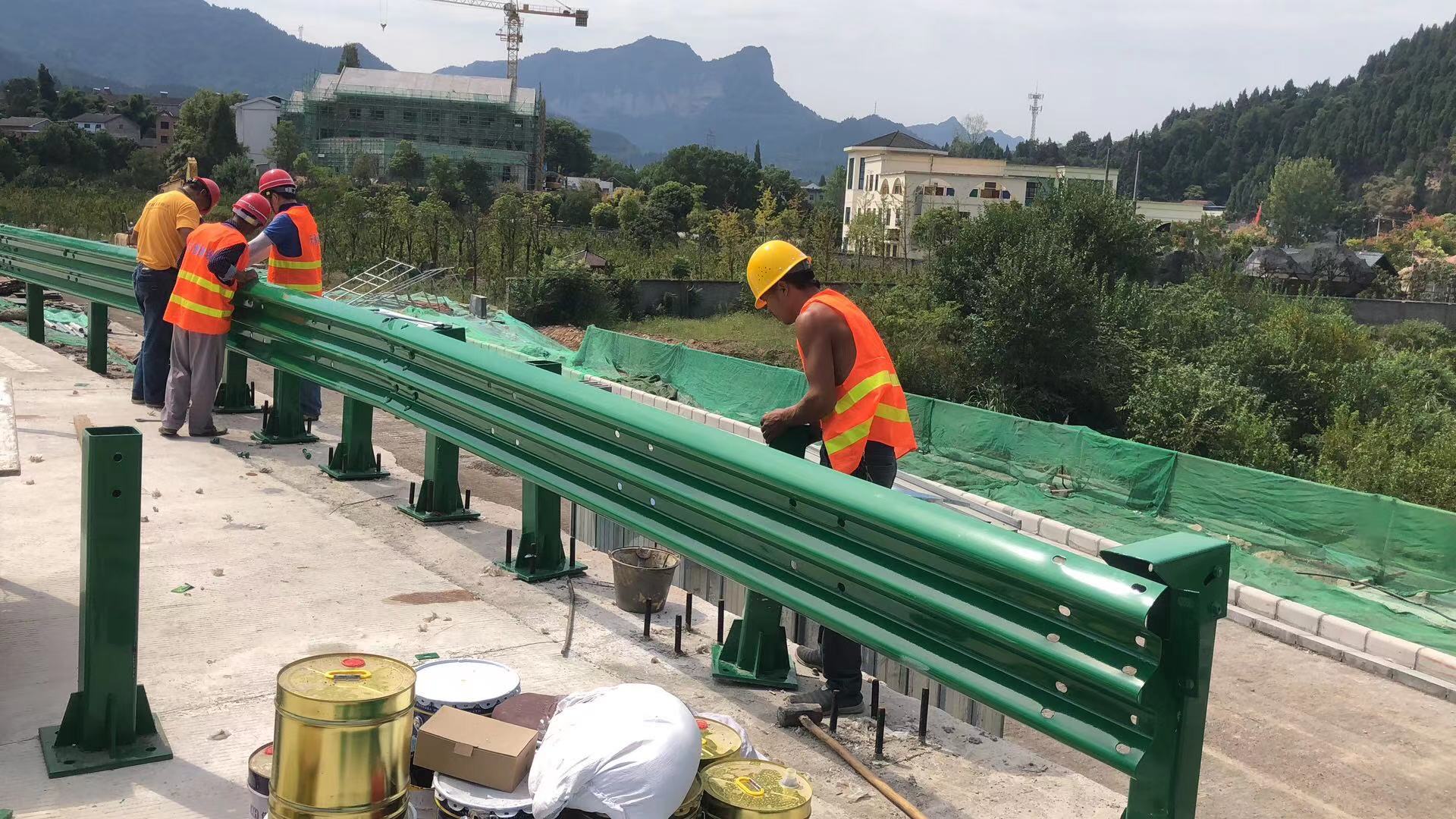 广汉市防撞波形护栏热镀锌波形护栏 - 推荐